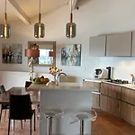 Maison Contemporaine Vue A イエール