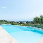 Maison Contemporaine Vue A イエール