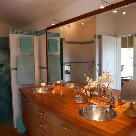 Maison Contemporaine Vue A *