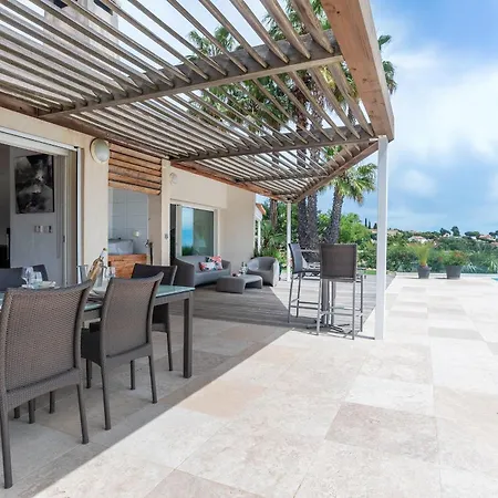 Maison Contemporaine Vue A ヴィラ *